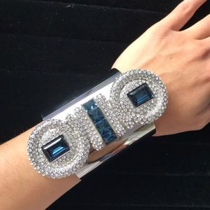 Atelier Swarovski by Karl Lagerfeld Collection
Crystal cuff in Good condition.